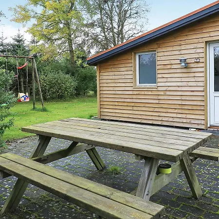 Holiday Xiii Vakantiehuis Hals